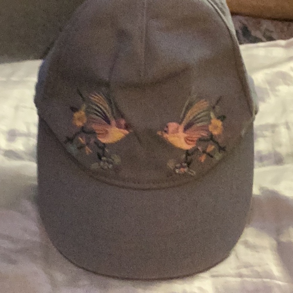 💙NWOT H& M Kids Hat One Size Fits All 💙
Makes Perfect Gift 💙